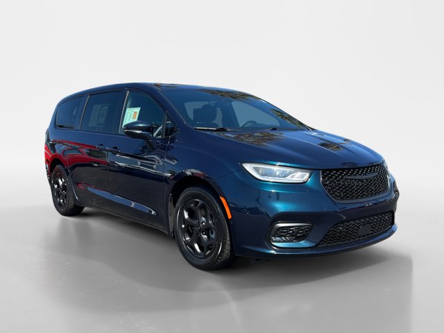 Used 2022 Chrysler Pacifica Hybrid Touring L with VIN 2C4RC1L77NR200044 for sale in Ventura, CA